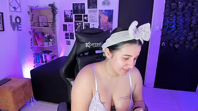 Snapshot of Lana_Herondale chatting on 11.25.25 Lana Herondale online show from 11.25.25