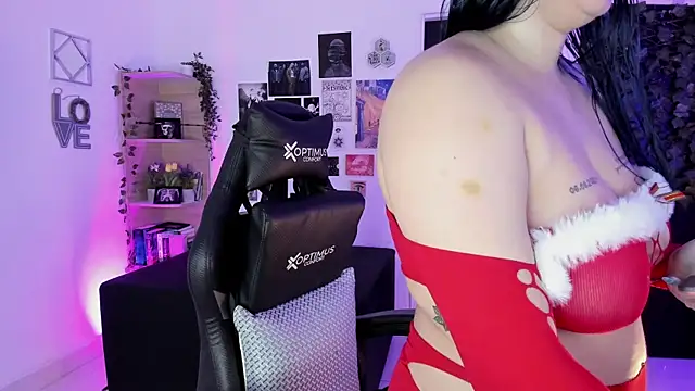 Snapshot of Lana_Herondale chatting on 12.22.25 Lana Herondale online show from 12.22.25