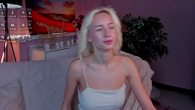 cute luucy online show from 02.05.26