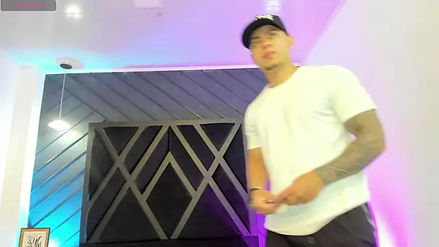 marco garciia  online show from 12.04.25