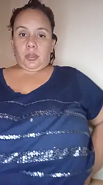 Snapshot of luzdanna chatting on 10.26.25 luzdanna online show from 10.26.25