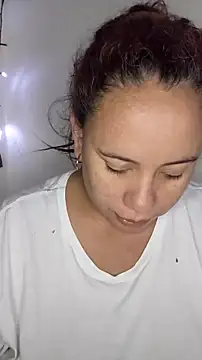 Snapshot of luzdanna chatting on 11.16.25 luzdanna online show from 11.16.25