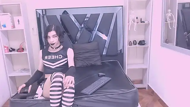 Atley Dolly online show from 10.28.25