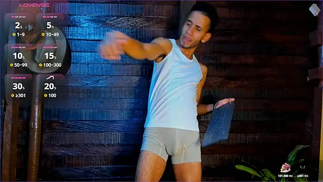 Snapshot of Alex_bigcock11_ chatting on 09.10.25 Alex bigcock11  online show from 09.10.25