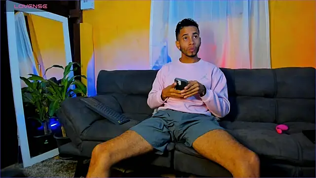 Snapshot of Alex_bigcock11_ chatting on 09.20.25 Alex bigcock11  online show from 09.20.25