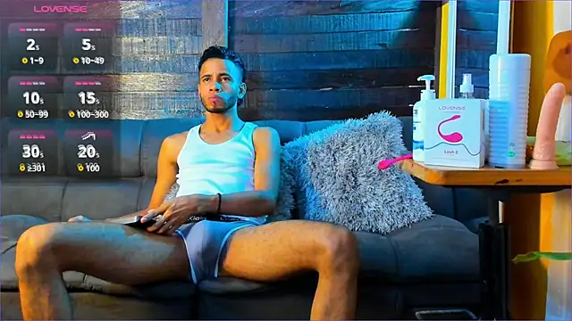 Snapshot of Alex_bigcock11_ chatting on 09.22.25 Alex bigcock11  online show from 09.22.25