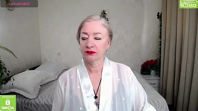 hunters woman online show from 03.15.26