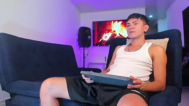 Snapshot of Steven_baby69 chatting on 07.28.26 Steven baby69 online show from 07.28.26