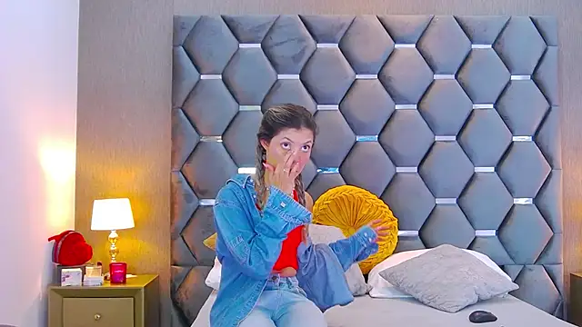 Snapshot of BlaireParker chatting on 09.18.25 BlaireParker online show from 09.18.25