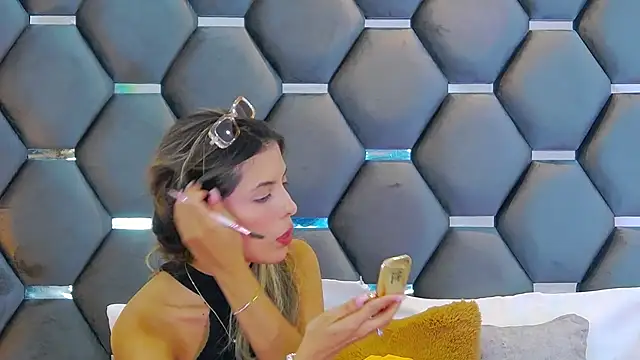 Snapshot of BlaireParker chatting on 09.23.25 BlaireParker online show from 09.23.25