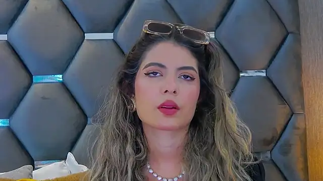 Snapshot of BlaireParker chatting on 09.25.25 BlaireParker online show from 09.25.25