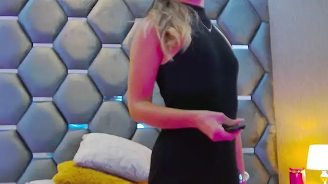 Snapshot of BlaireParker chatting on 09.30.25 BlaireParker online show from 09.30.25