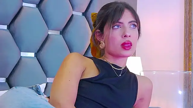 Snapshot of BlaireParker chatting on 10.27.25 BlaireParker online show from 10.27.25