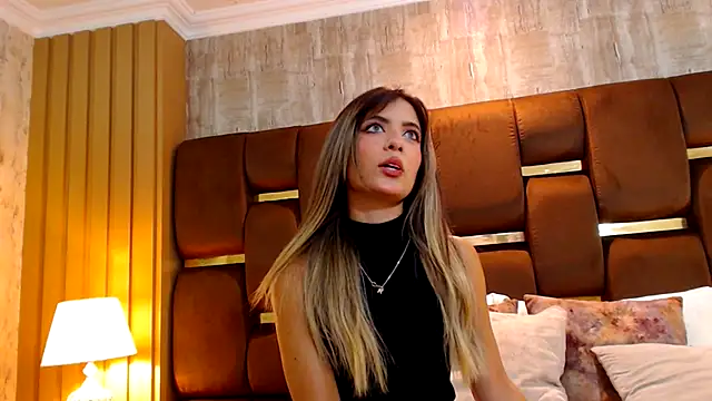 Snapshot of BlaireParker chatting on 11.05.25 BlaireParker online show from 11.05.25