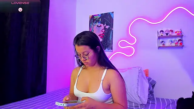 Dilan and Mia online show from 11.14.25