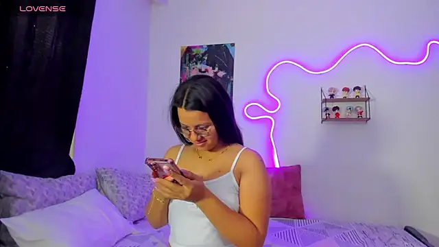 Dilan and Mia online show from 01.06.26