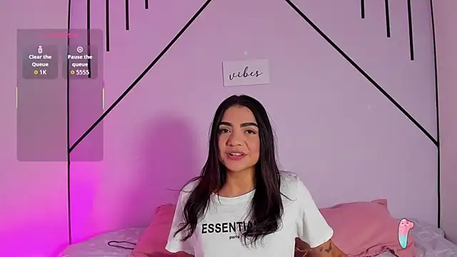 MiahCornell  online show from 11.04.25