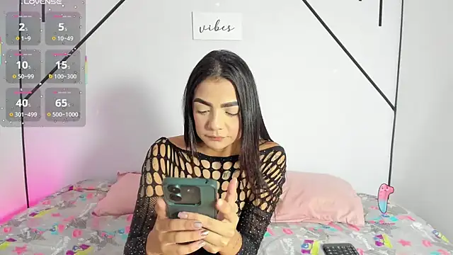 MiahCornell  online show from 11.15.25