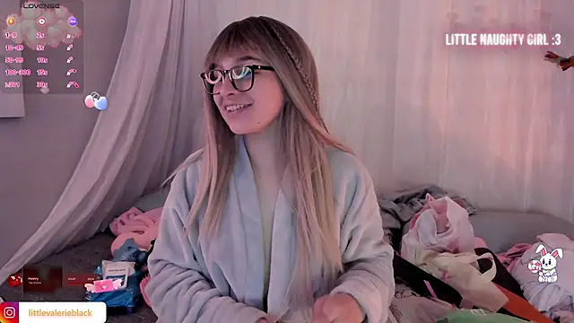 Snapshot of Aurora_blaack chatting on 11.19.25 Aurora blaack online show from 11.19.25