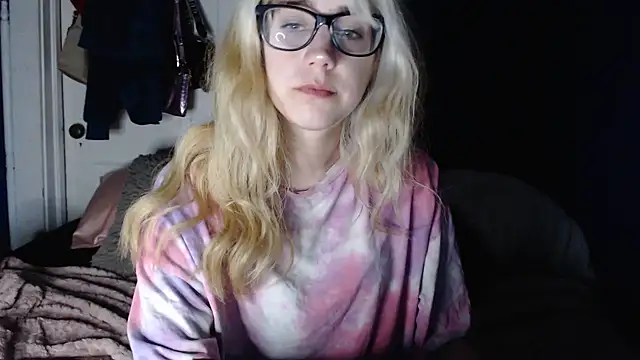 Snapshot of RubySmoke chatting on 09.14.25 RubySmoke online show from 09.14.25