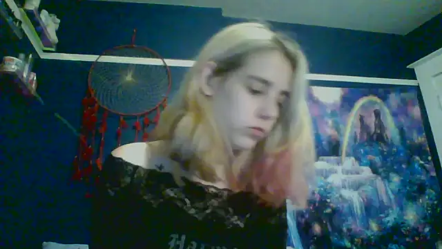 Snapshot of RubySmoke chatting on 10.22.25 RubySmoke online show from 10.22.25