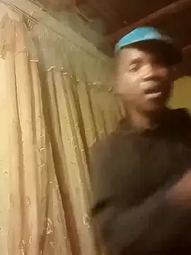 Snapshot of franceew chatting on 03.21.26 franceew online show from 03.21.26