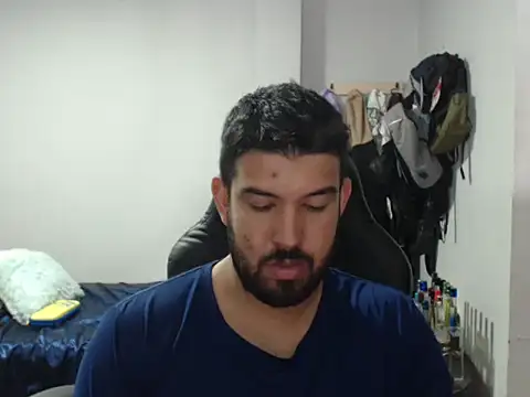 Snapshot of Axel11113 chatting on 10.11.25 Axel11113 online show from 10.11.25