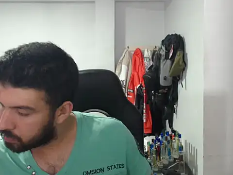 Snapshot of Axel11113 chatting on 10.21.25 Axel11113 online show from 10.21.25