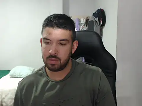 Snapshot of Axel11113 chatting on 11.12.25 Axel11113 online show from 11.12.25