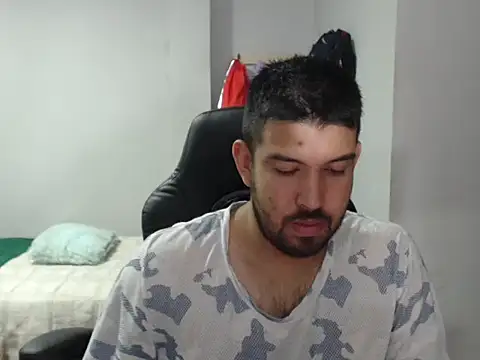 Snapshot of Axel11113 chatting on 11.14.25 Axel11113 online show from 11.14.25