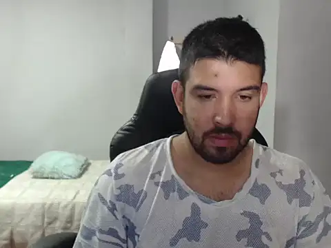 Snapshot of Axel11113 chatting on 11.17.25 Axel11113 online show from 11.17.25