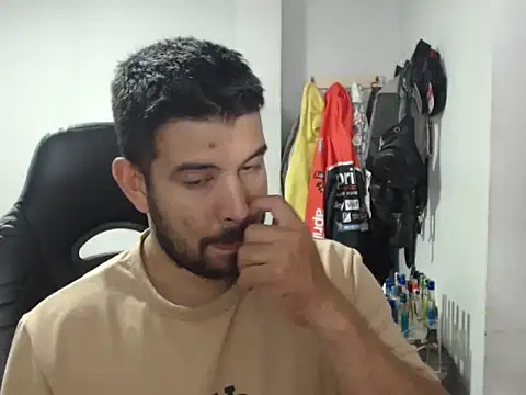 Snapshot of Axel11113 chatting on 11.24.25 Axel11113 online show from 11.24.25