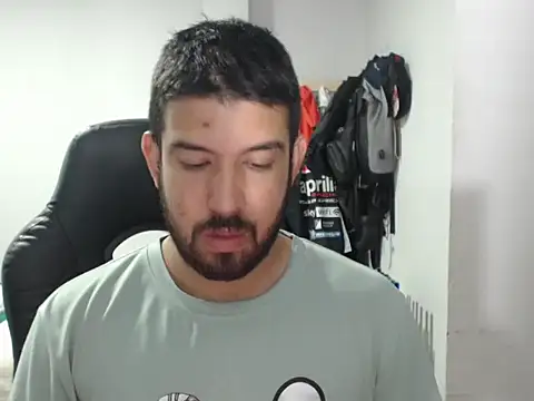 Snapshot of Axel11113 chatting on 12.05.25 Axel11113 online show from 12.05.25