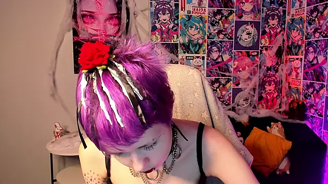 Snapshot of CarolineRichter chatting on 10.26.25 CarolineRichter online show from 10.26.25