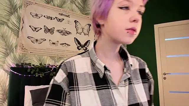 Snapshot of CarolineRichter chatting on 11.12.25 CarolineRichter online show from 11.12.25