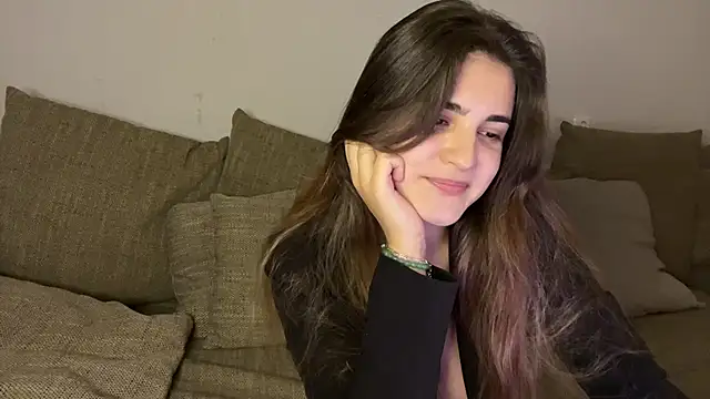 Snapshot of Vivalenti_Kiss chatting on 11.15.25 Vivalenti Kiss online show from 11.15.25