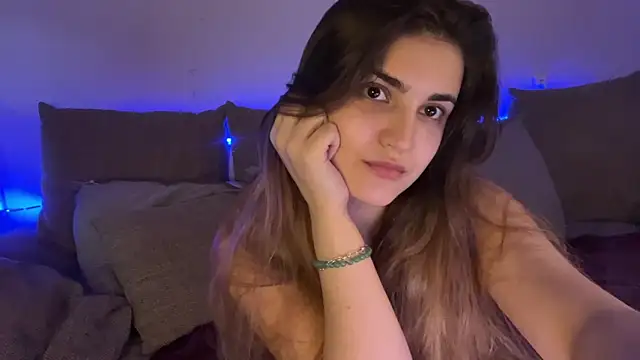 Snapshot of Vivalenti_Kiss chatting on 12.05.25 Vivalenti Kiss online show from 12.05.25