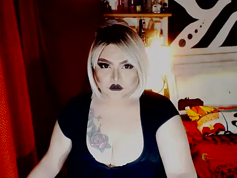 Snapshot of Mistress4fun chatting on 09.17.25 Mistress4fun online show from 09.17.25