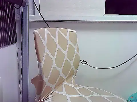 Snapshot of BIGCLONG4U chatting on 10.17.25 BIGCLONG4U online show from 10.17.25