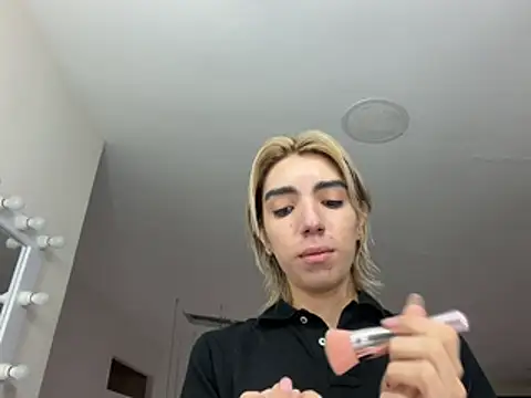 Snapshot of Noah_Bells chatting on 05.12.26 Noah Bells online show from 05.12.26