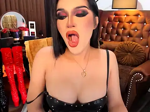 Snapshot of devongarcia chatting on 07.15.26 devongarcia online show from 07.15.26