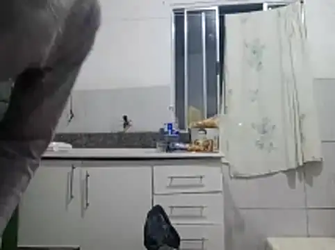 Snapshot of BrenoAvelar chatting on 05.03.26 BrenoAvelar online show from 05.03.26