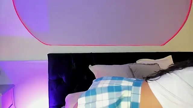  HAANNAH  online show from 12.01.25