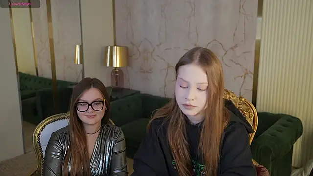 Snapshot of Esmie_Smile chatting on 10.01.25 Esmie Smile online show from 10.01.25