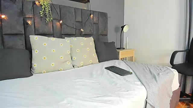 RiriiBrunette   online show from 11.15.25