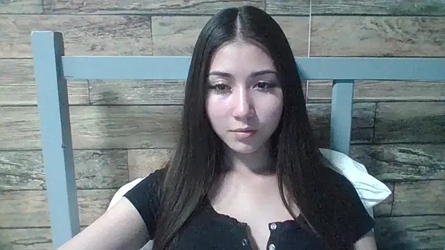 Virginia Hicks online show from 10.06.25