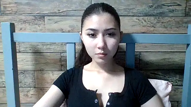 Virginia Hicks online show from 11.26.25