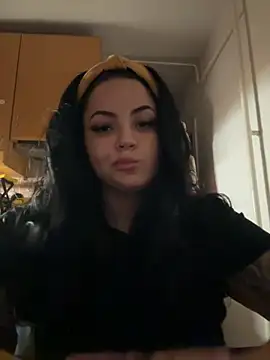 Snapshot of sexybunny18255 chatting on 09.28.25 sexybunny18255 online show from 09.28.25