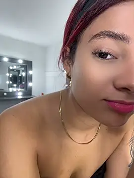 amber sparkle online show from 07.17.26