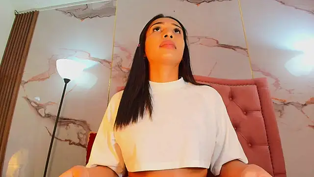 AlyaThompson online show from 04.25.26